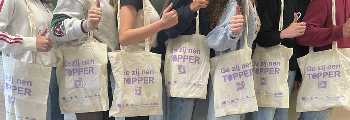 Jongerenwelzijnsoverleg - mensen met een tas "Ge zij nen topper"